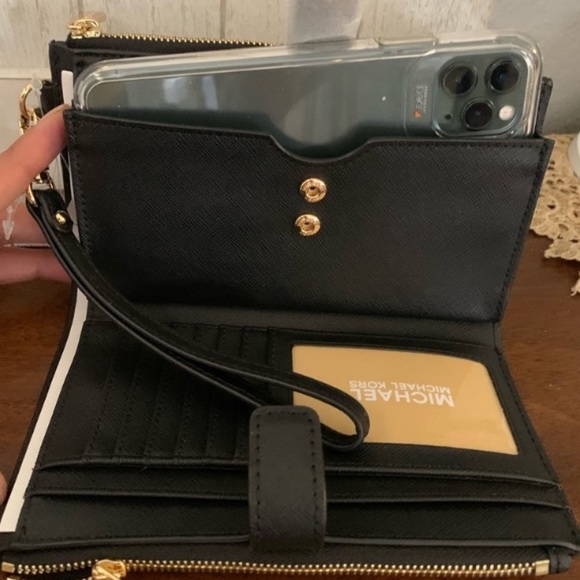 New Mk Jet set LG double zipper wallet/ phone - Picture 8 of 8